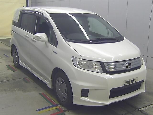 70347 HONDA FREED SPIKE GP3 2012 г. (Honda Kansai)